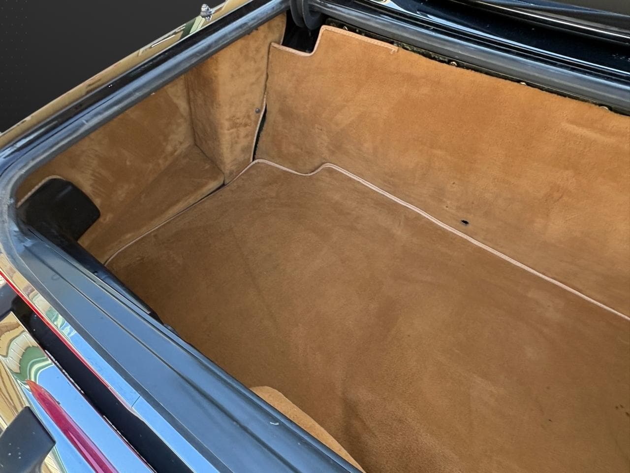 1987 Mercedes-Benz 560 SL Convertible thumbnail 27