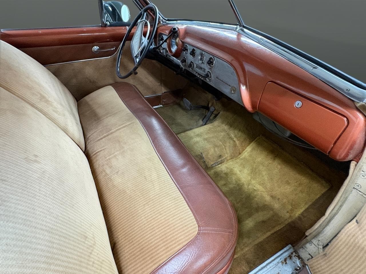 1951 Ford Victoria 2Dr Coupe thumbnail 9