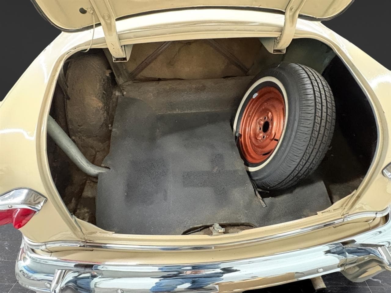 1951 Ford Victoria 2Dr Coupe thumbnail 22