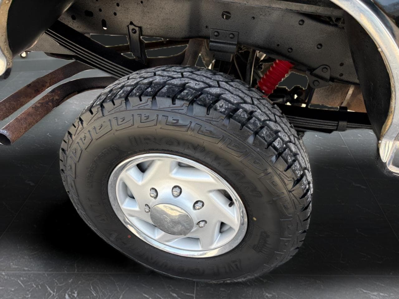 1989 Ford F-250 HD Reg Cab 133.0" WB 4WD thumbnail 12