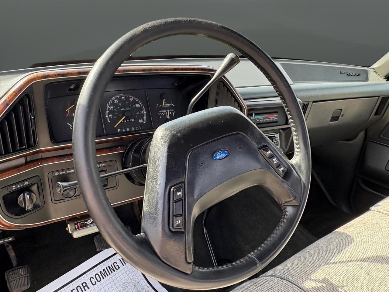 1989 Ford F-250 HD Reg Cab 133.0" WB 4WD thumbnail 17