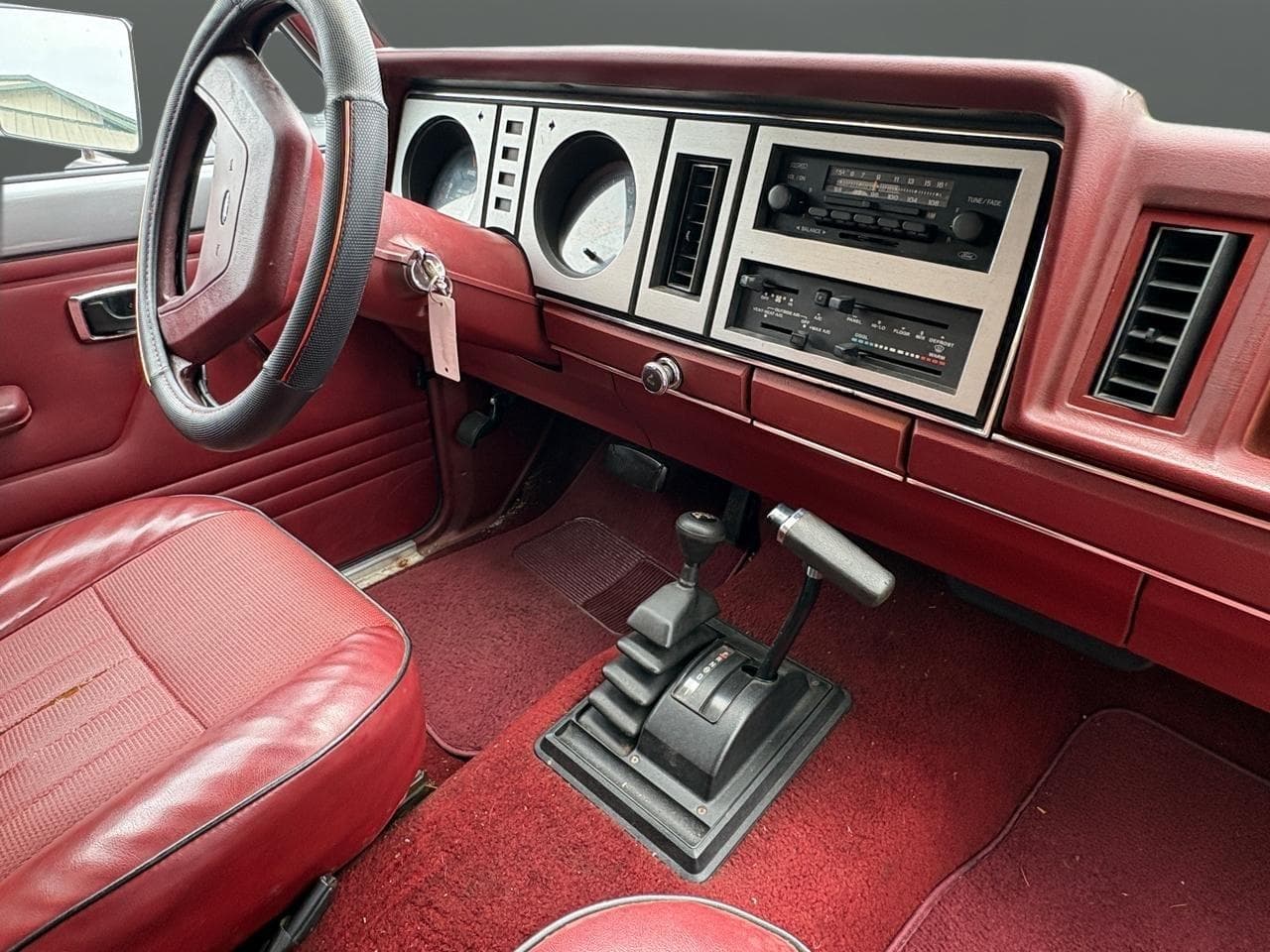 1985 Ford Bronco II 2dr Wagon 4WD thumbnail 15