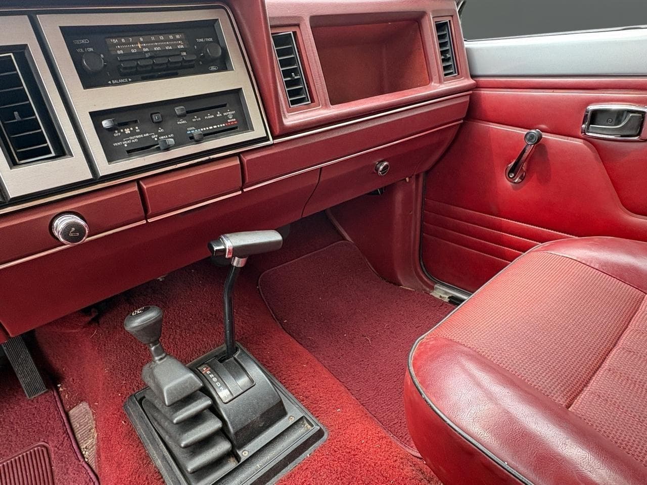 1985 Ford Bronco II 2dr Wagon 4WD thumbnail 20