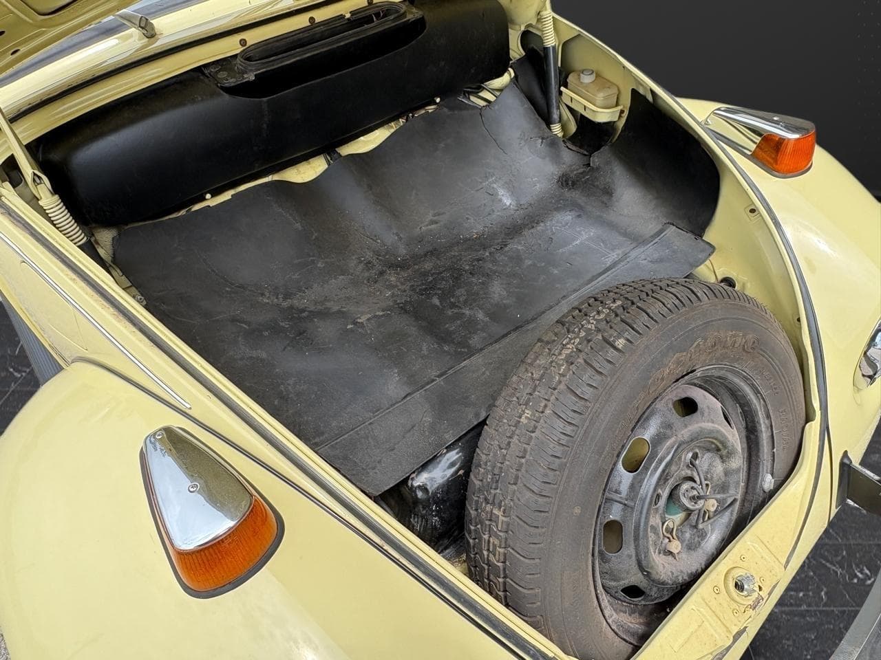 1968 Volkswagen Beetle Convertible thumbnail 14