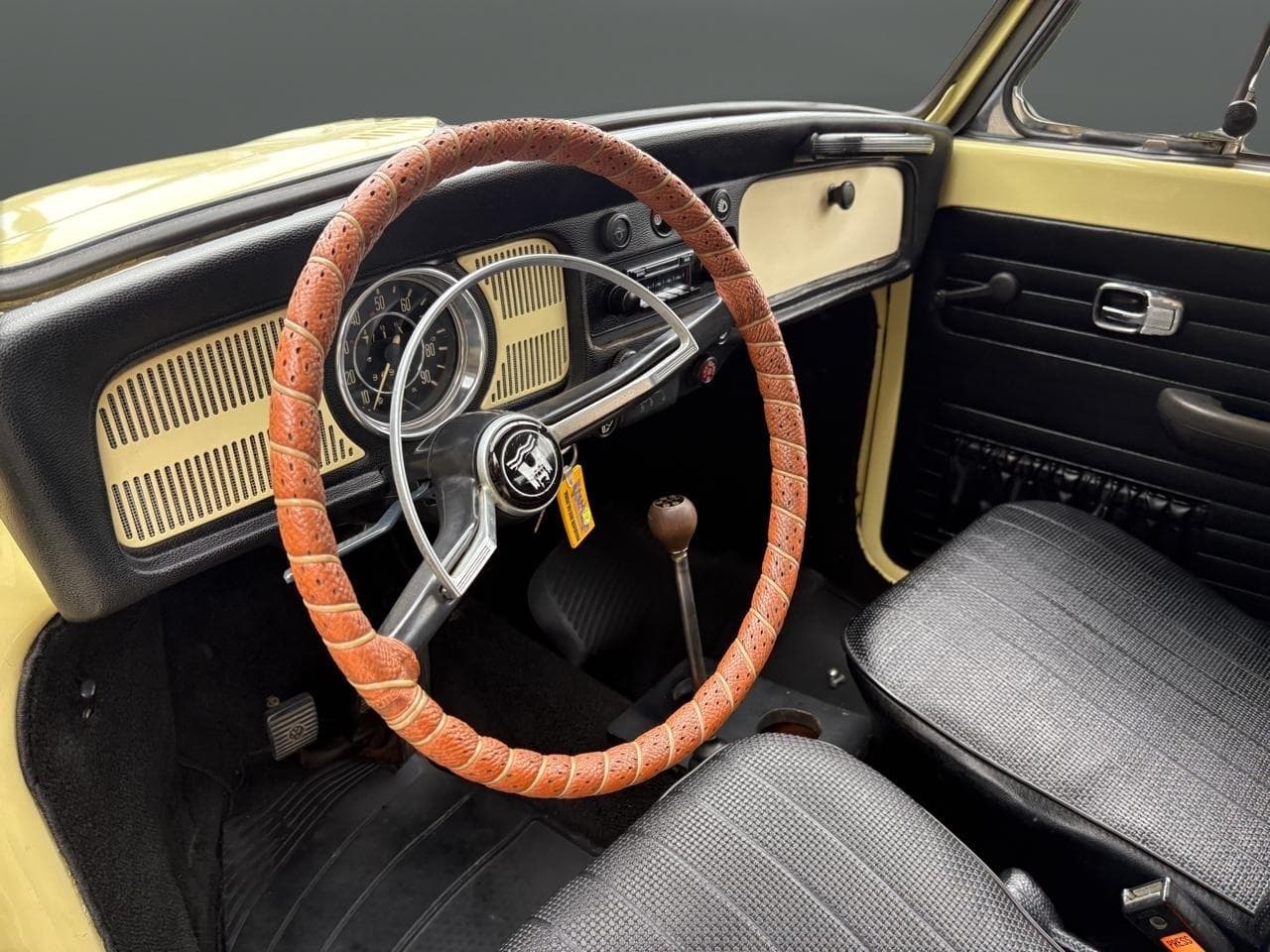 1968 Volkswagen Beetle Convertible thumbnail 25