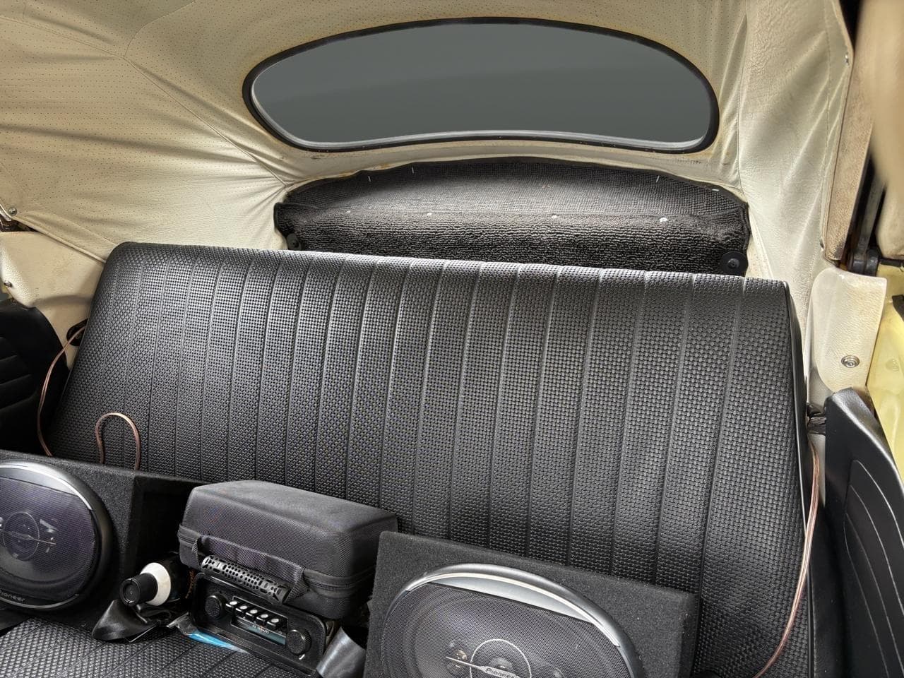 1968 Volkswagen Beetle Convertible thumbnail 27