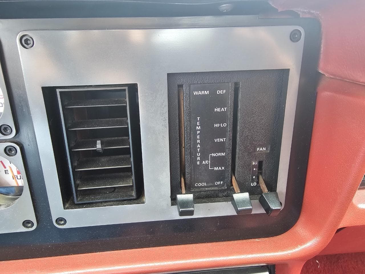 1984 Ford Mustang 3dr Hatchback LX 5.0 thumbnail 29