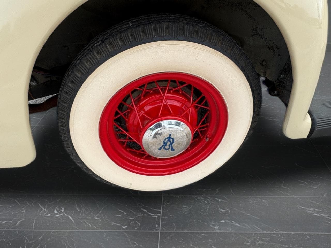 1935 Ford Tudor Humpback thumbnail 17