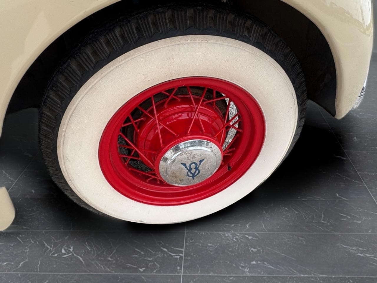 1935 Ford Tudor Humpback thumbnail 18