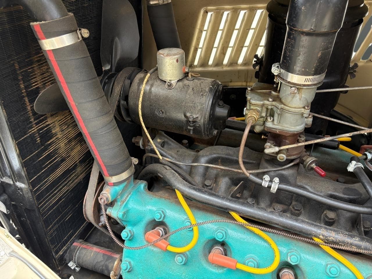 1935 Ford Tudor Humpback thumbnail 20