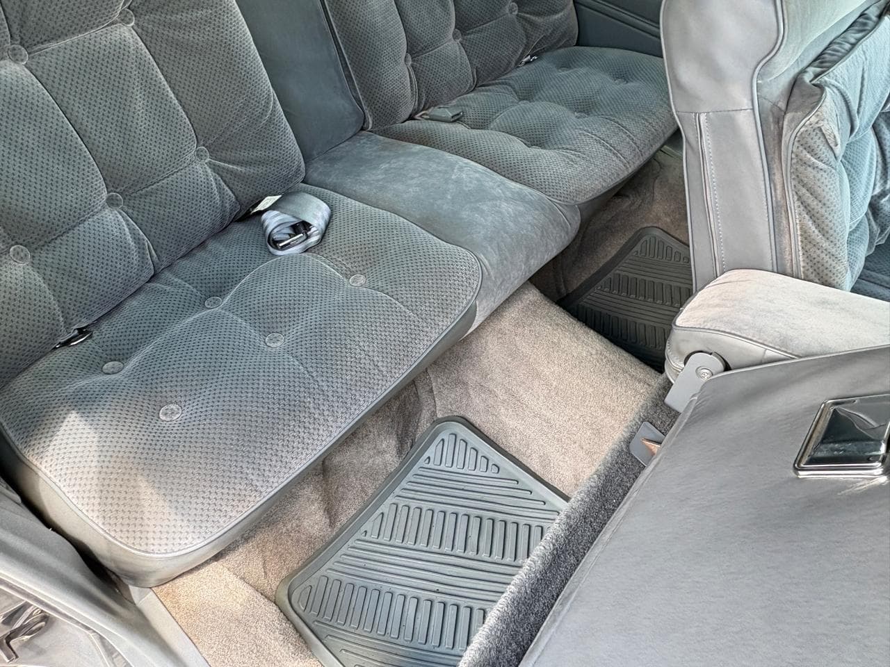 1987 Oldsmobile Cutlass Supreme 2dr Coupe Brougham thumbnail 22