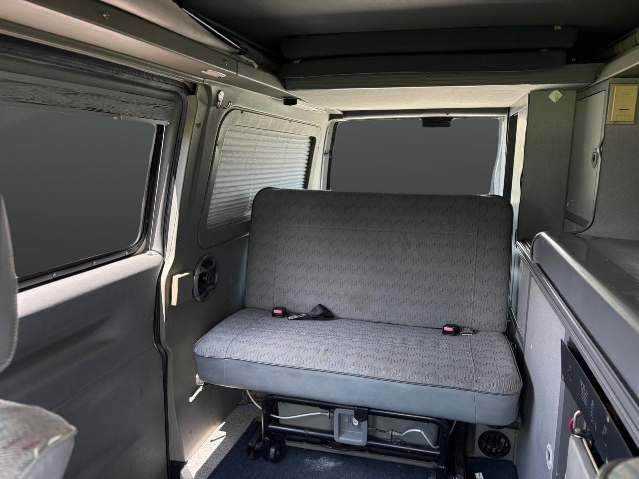 1995 Volkswagen EuroVan Campmobile thumbnail 8