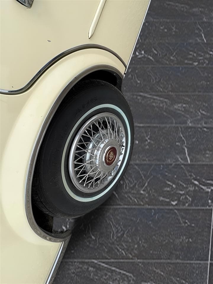 1984 Cadillac Seville 4dr Sedan thumbnail 12