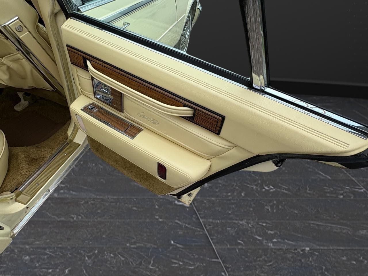 1984 Cadillac Seville 4dr Sedan thumbnail 18