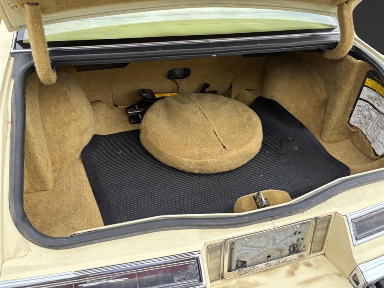 1984 Cadillac Seville 4dr Sedan thumbnail 29
