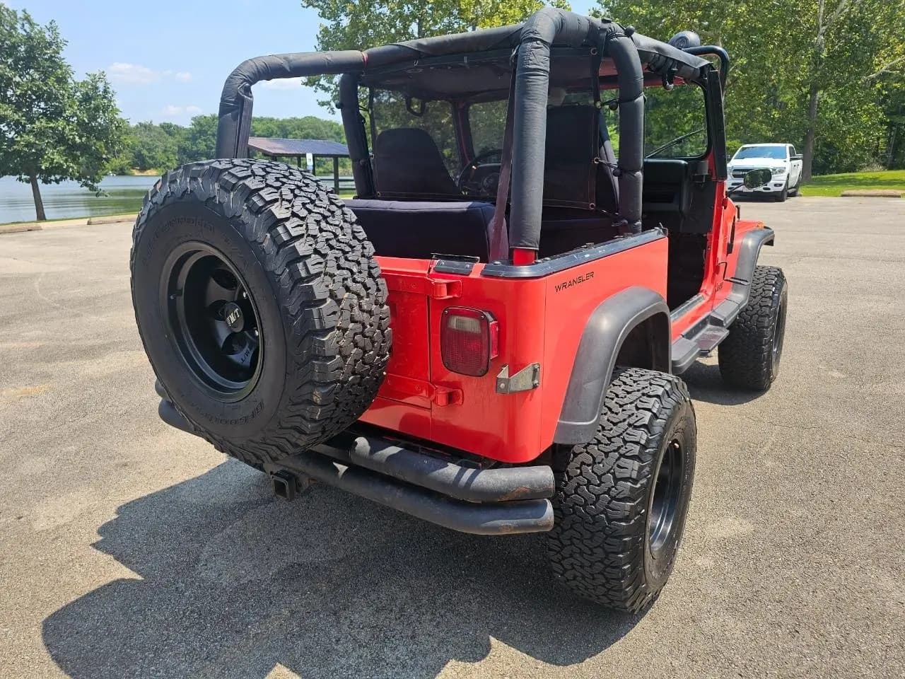 1995 Jeep Wrangler 2dr SE thumbnail 5