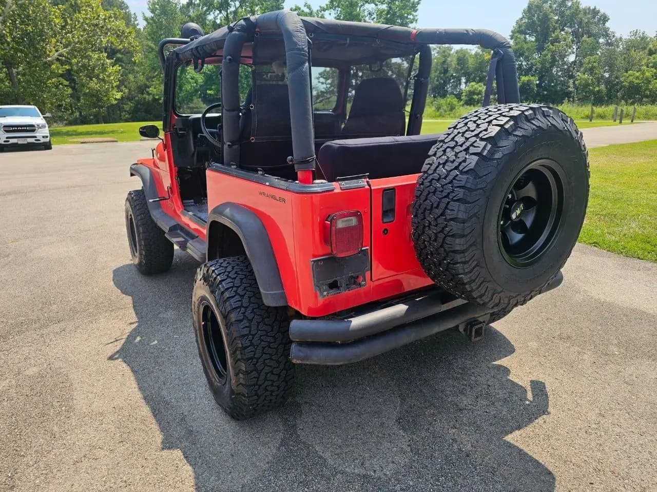 1995 Jeep Wrangler 2dr SE thumbnail 7
