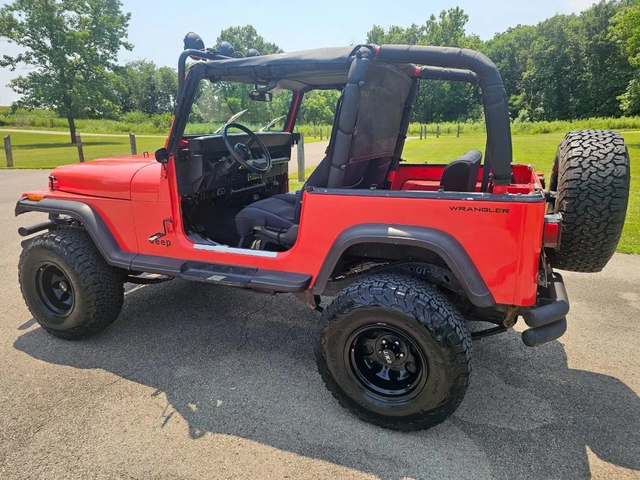 1995 Jeep Wrangler 2dr SE thumbnail 8