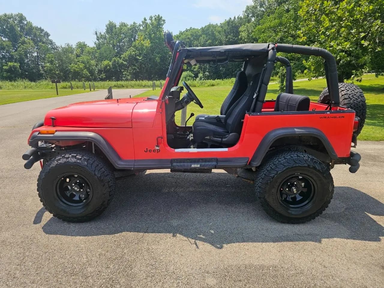 1995 Jeep Wrangler 2dr SE thumbnail 9