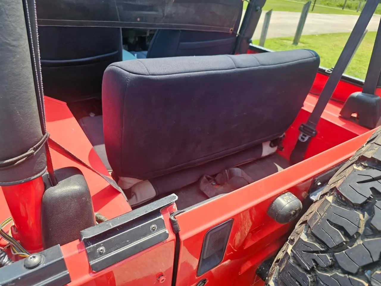 1995 Jeep Wrangler 2dr SE thumbnail 17