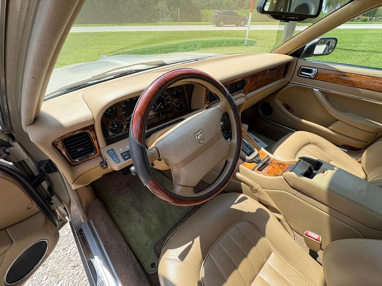 1995 Jaguar XJ6 Base thumbnail 25