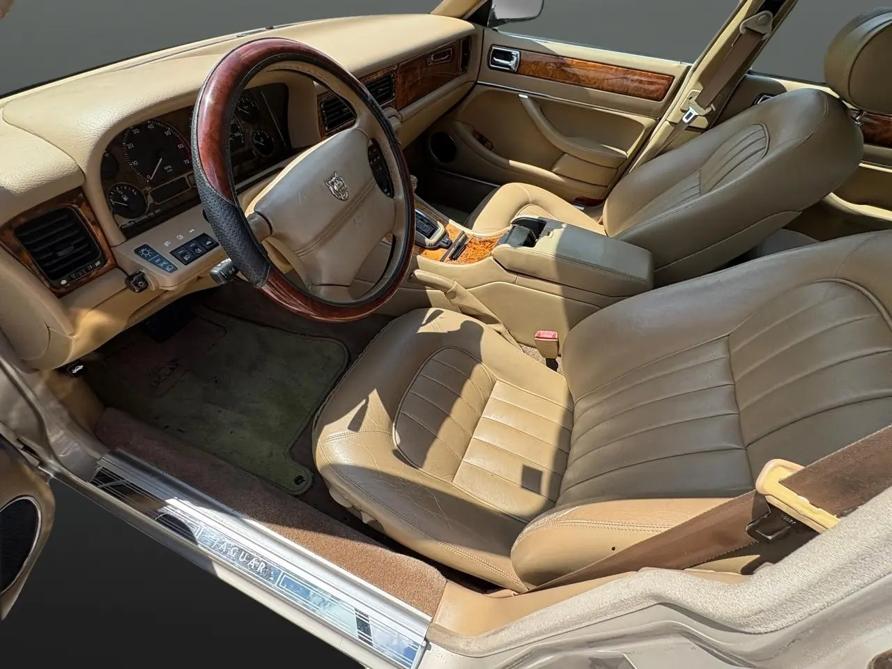 1995 Jaguar XJ6 Base thumbnail 26