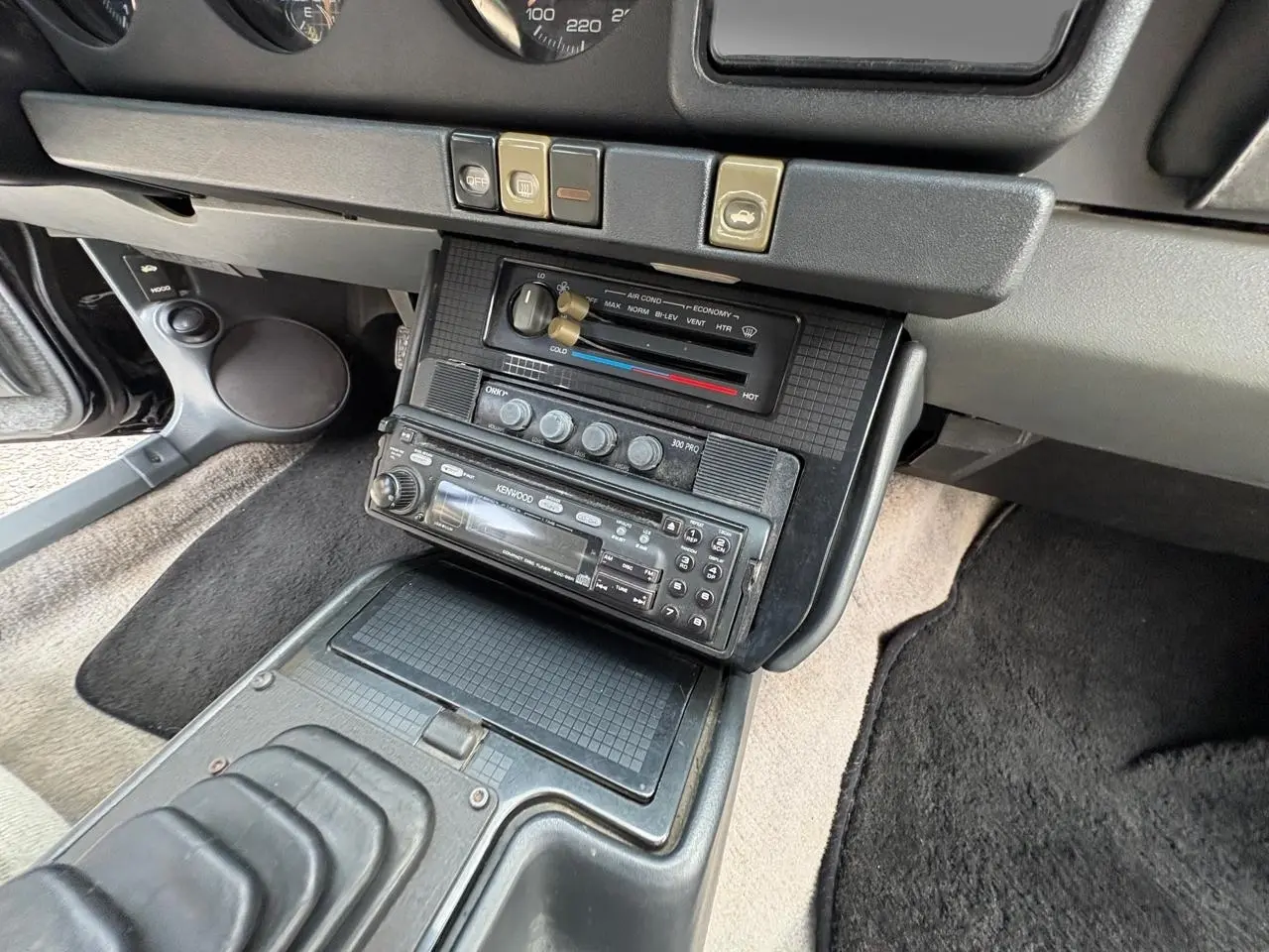 1989 Pontiac Firebird Formula 350 thumbnail 22