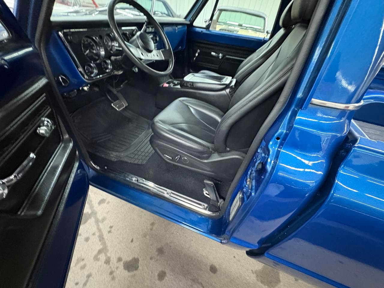 1972 Chevrolet C/K 10 Series Shortbed Restomod thumbnail 24