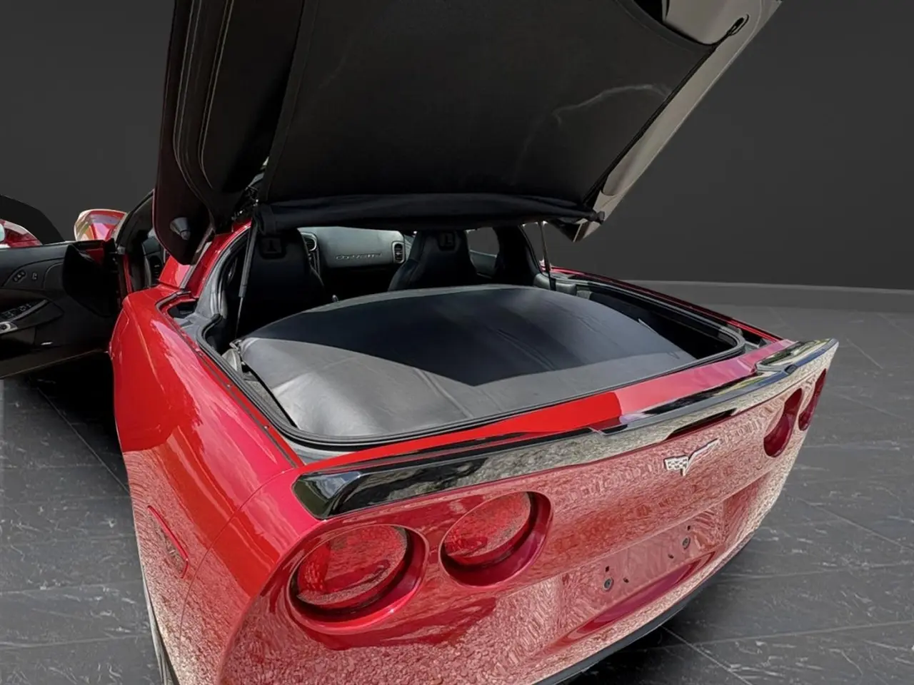 2005 Chevrolet Corvette 2D Coupe thumbnail 28