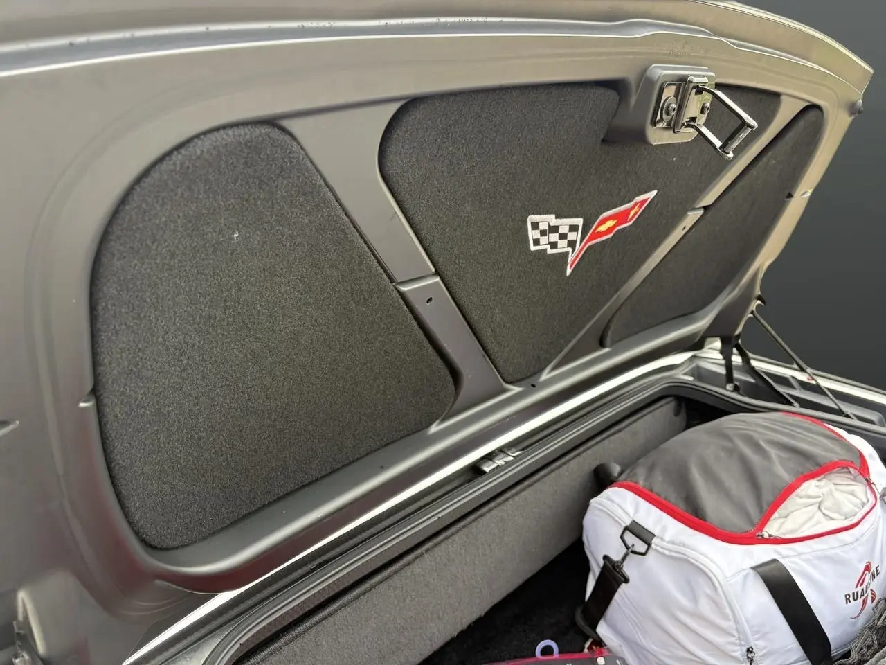 2009 Chevrolet Corvette 3LT Convertible — photo 30