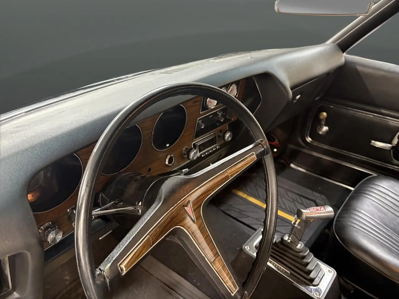 1972 Pontiac Le Mans Sport thumbnail 21
