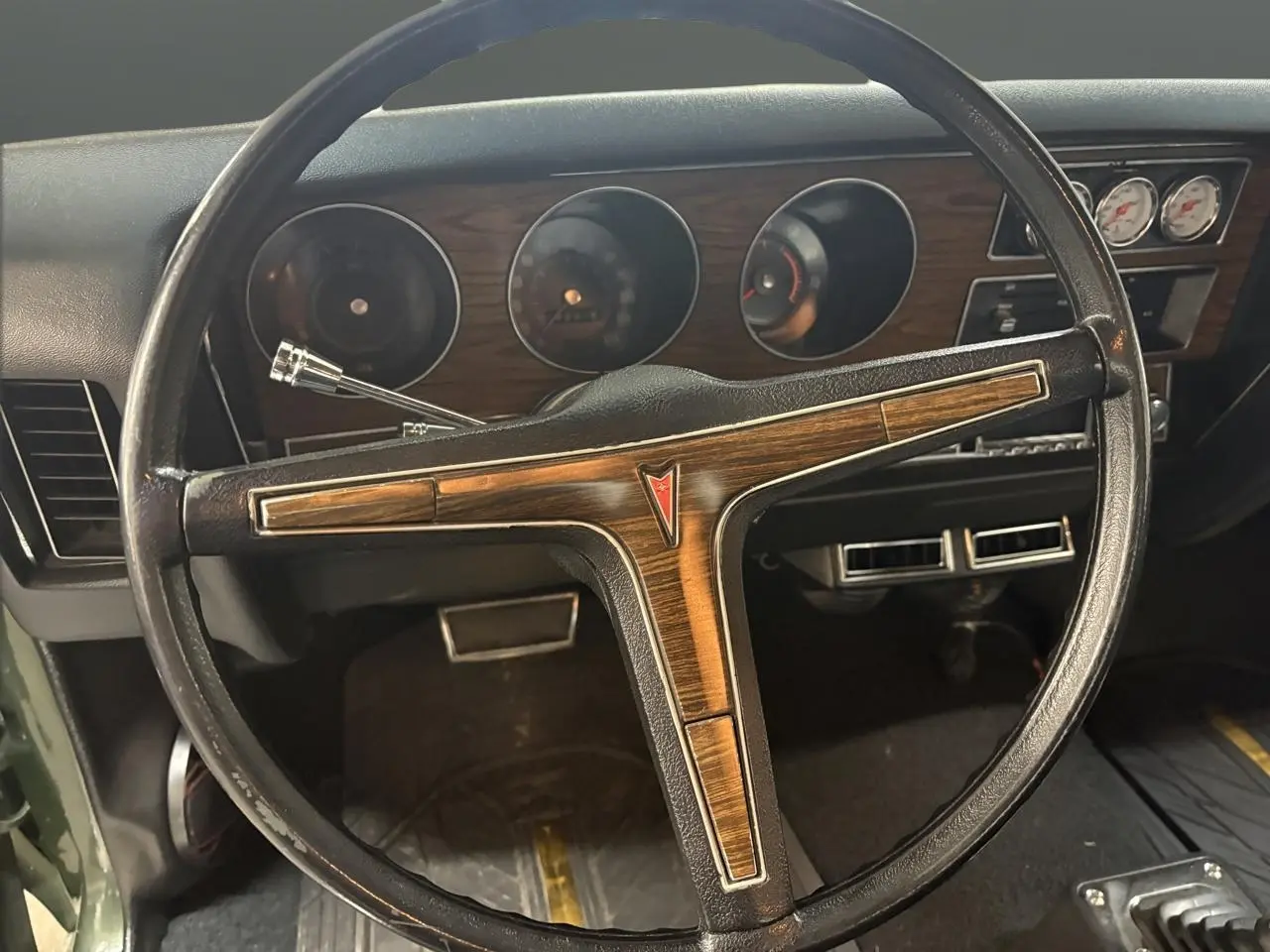 1972 Pontiac Le Mans Sport thumbnail 24