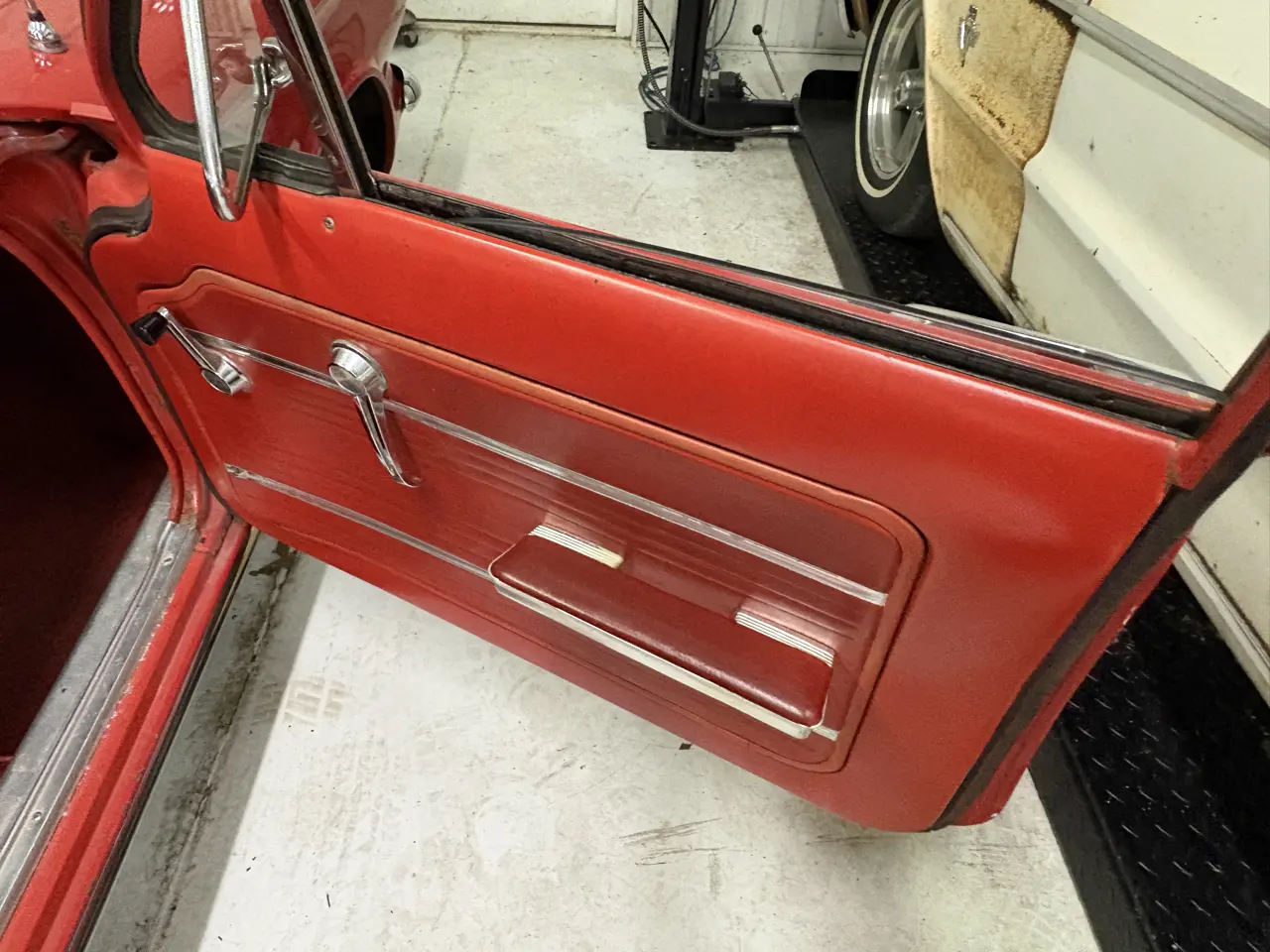 1961 Chevrolet Corvair Monza thumbnail 15