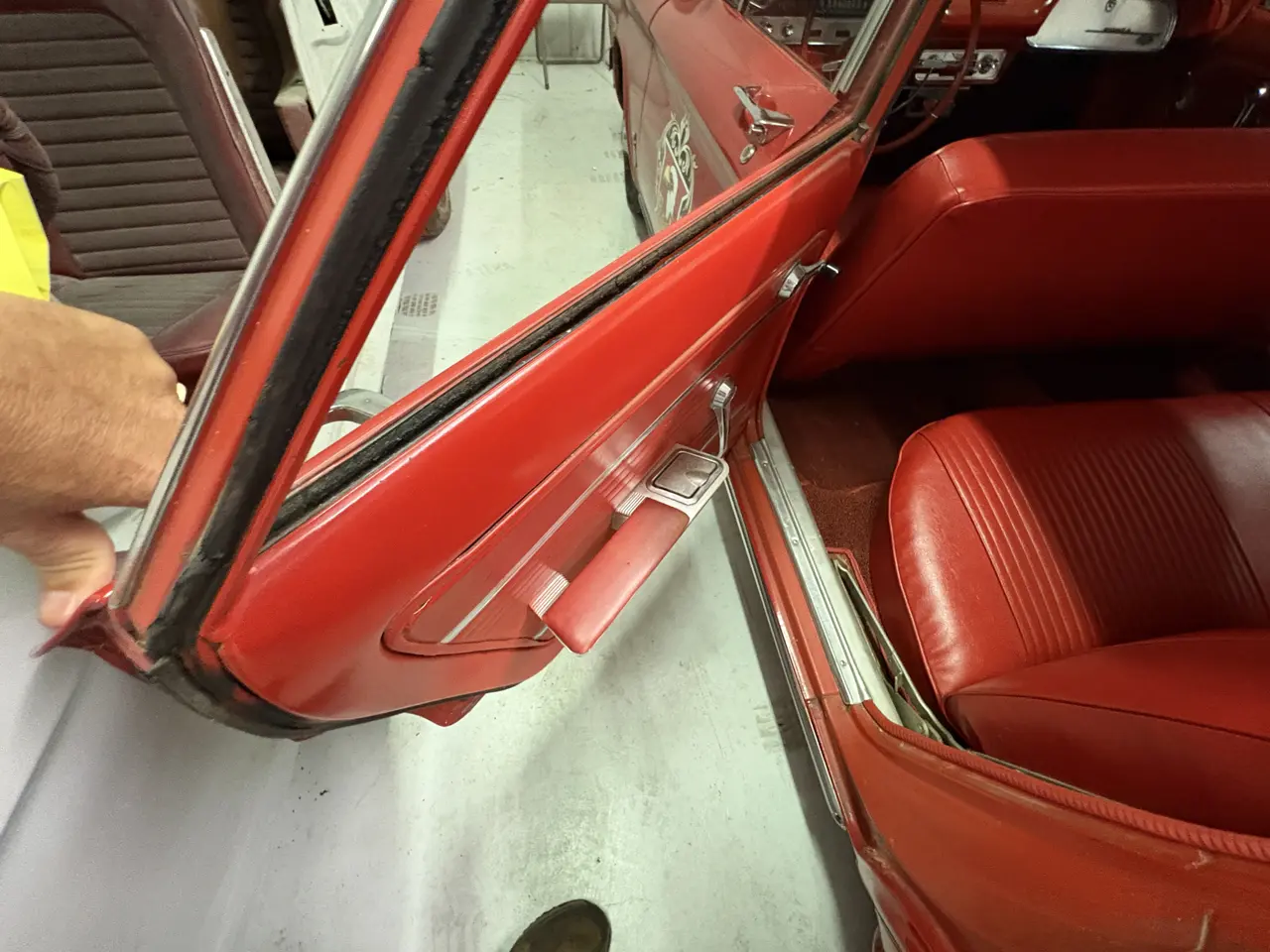 1961 Chevrolet Corvair Monza thumbnail 20