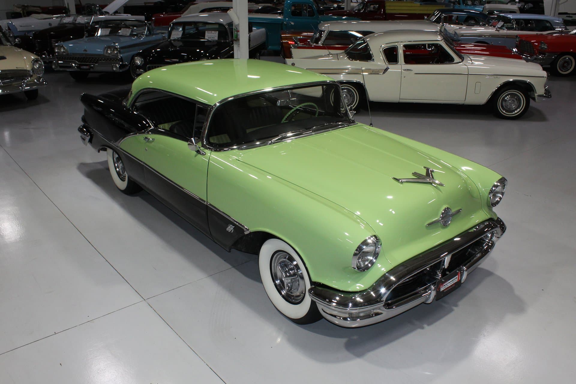 1956 Oldsmobile Super 88 Holiday Hardtop thumbnail 4