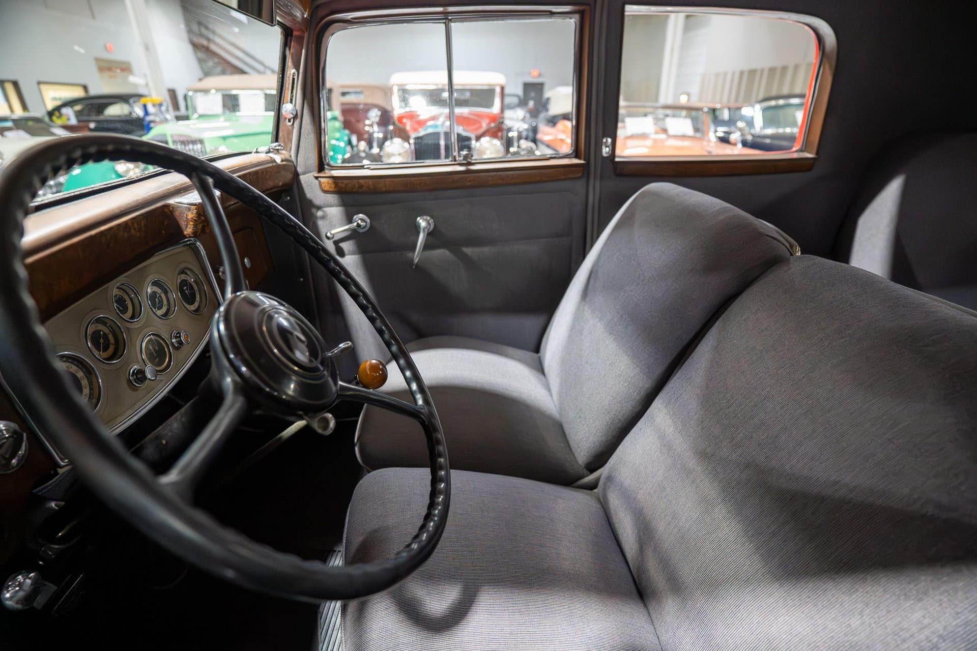 1933 Packard Eight 5-Passenger Coupe thumbnail 21