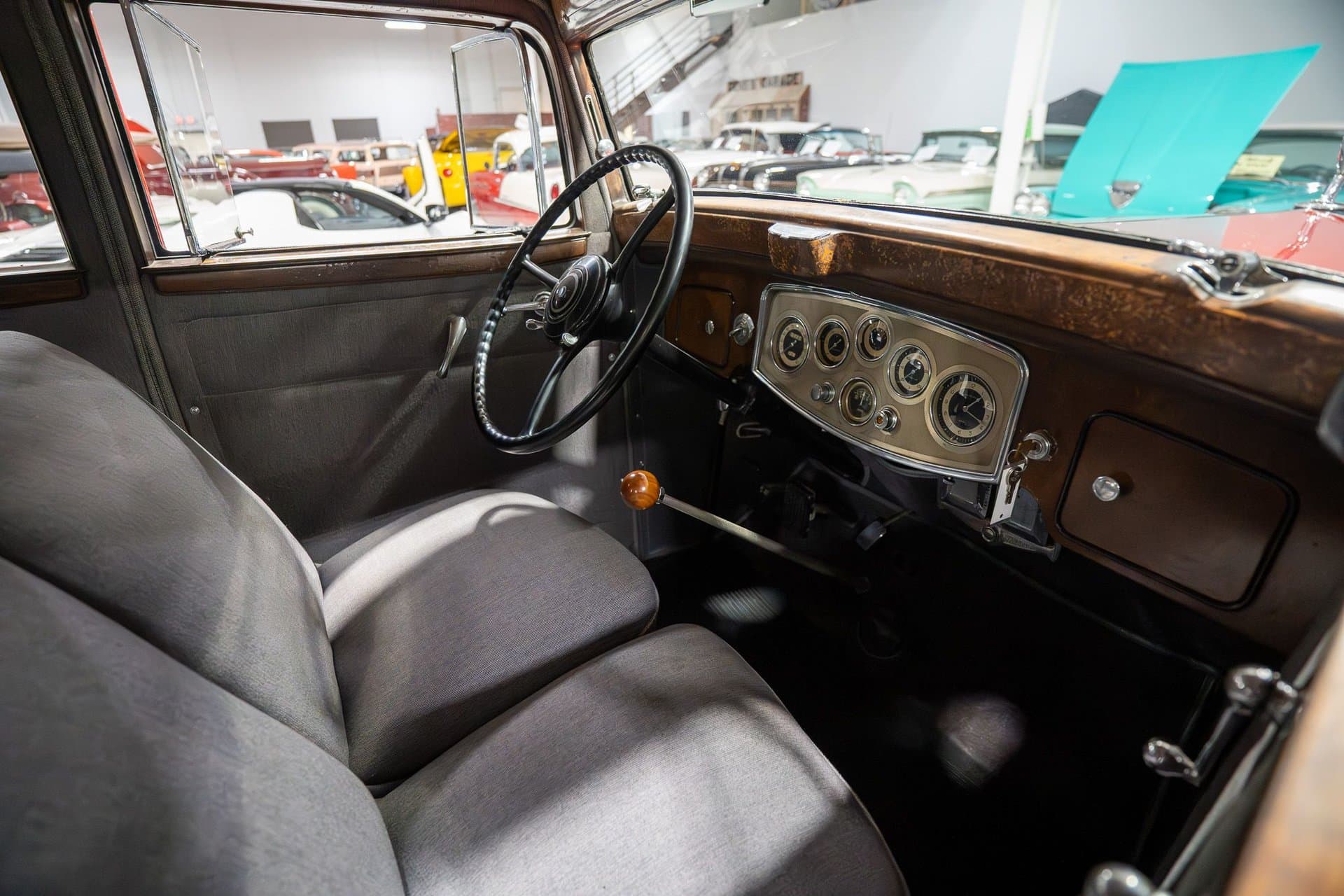 1933 Packard Eight 5-Passenger Coupe thumbnail 24