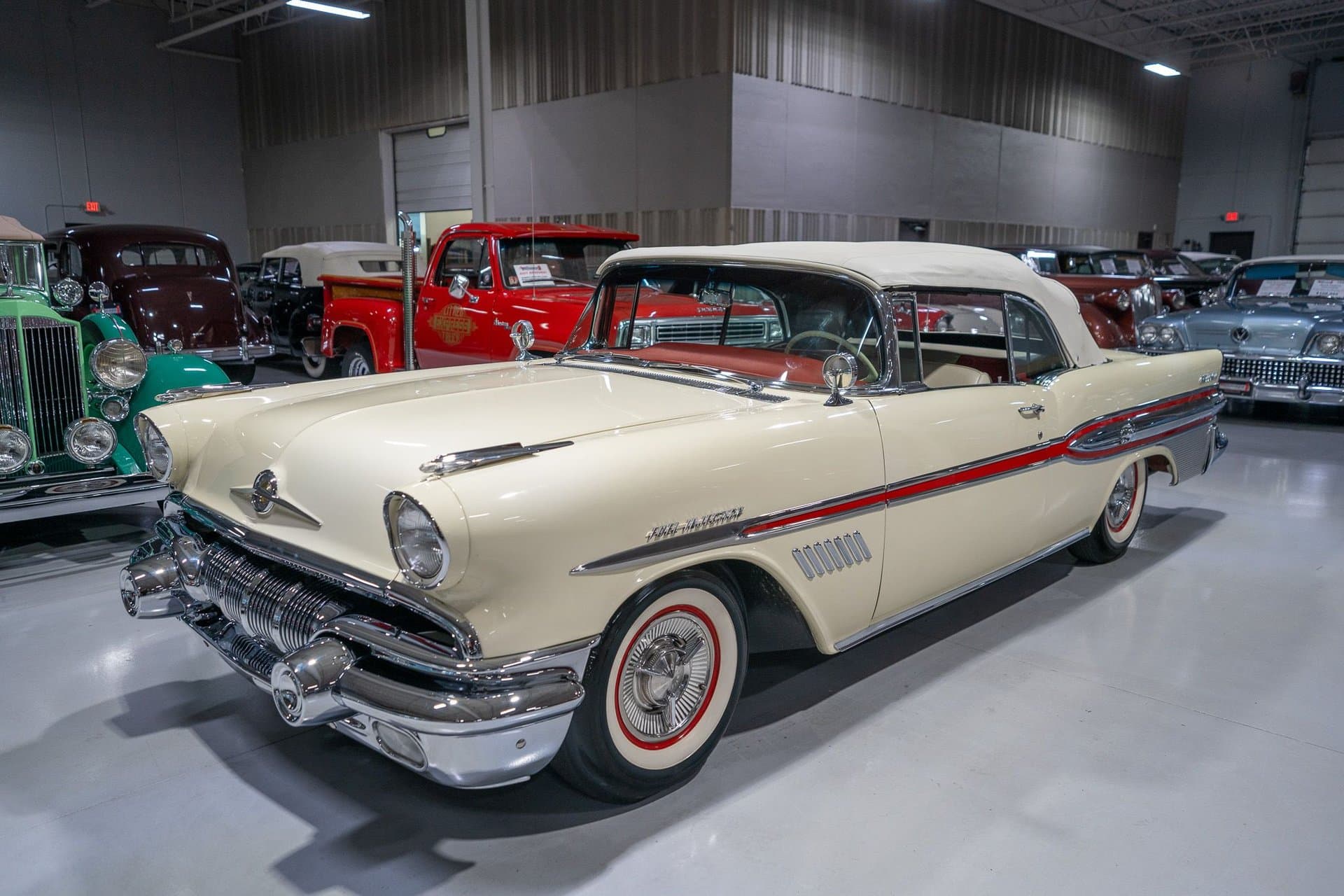 1957 Pontiac Bonneville Convertible thumbnail 11