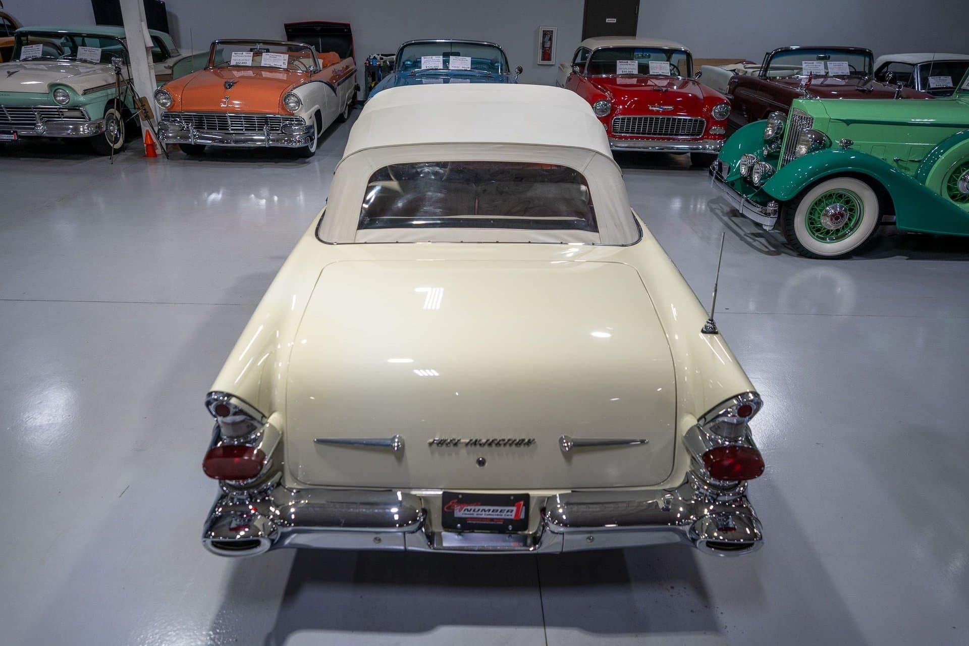 1957 Pontiac Bonneville Convertible thumbnail 7