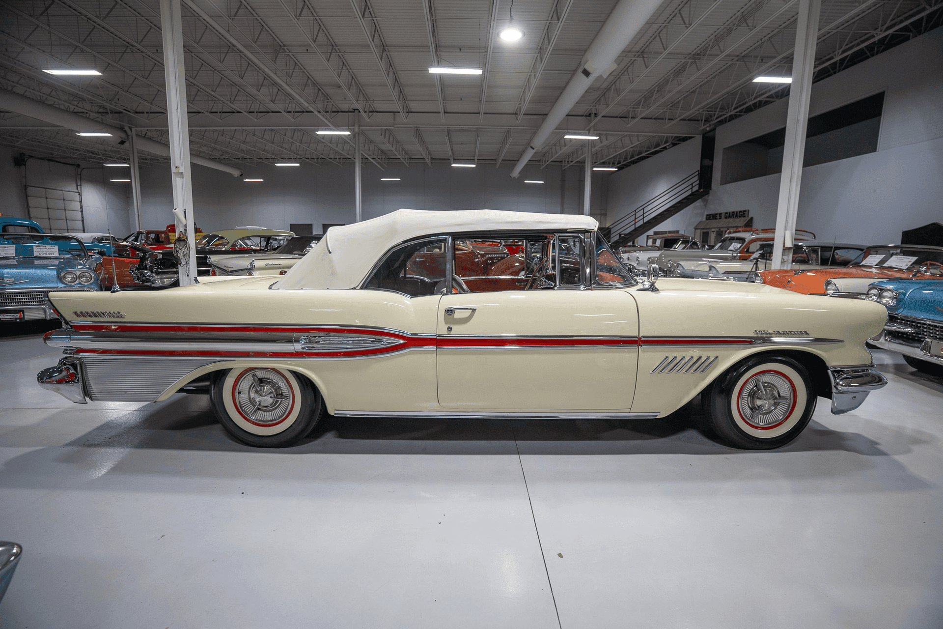 1957 Pontiac Bonneville Convertible thumbnail 12