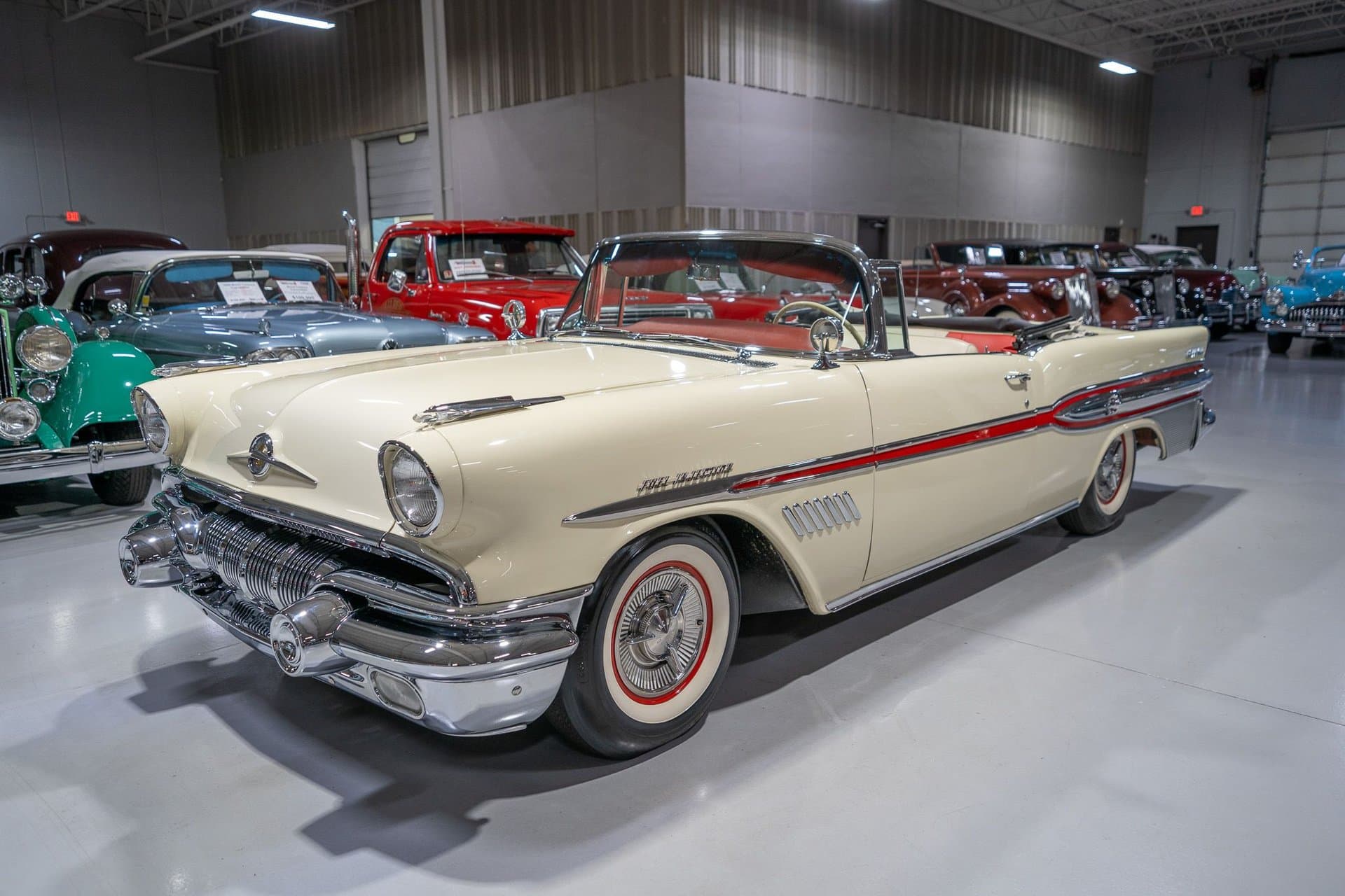 1957 Pontiac Bonneville Convertible thumbnail 8