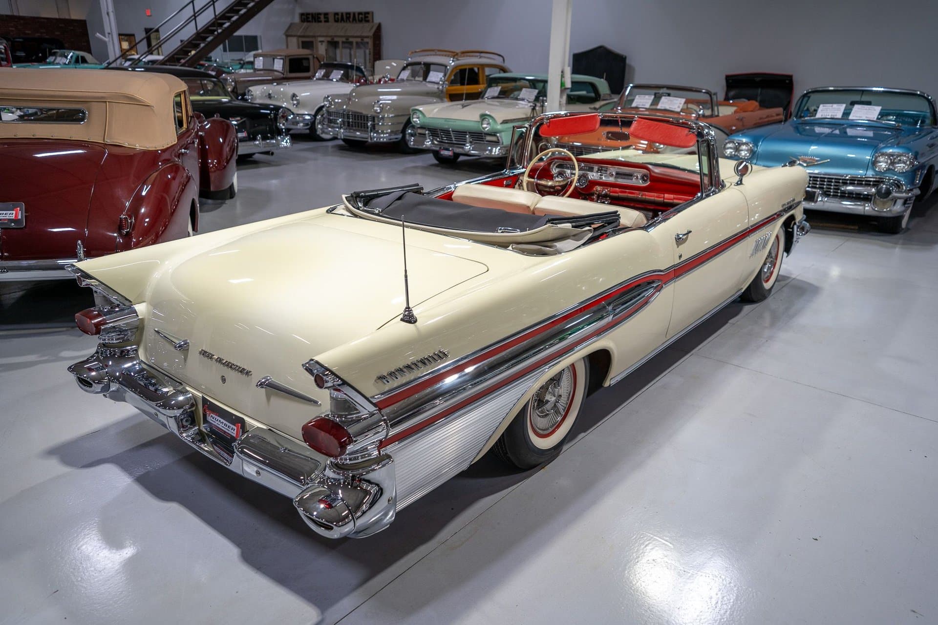 1957 Pontiac Bonneville Convertible thumbnail 4