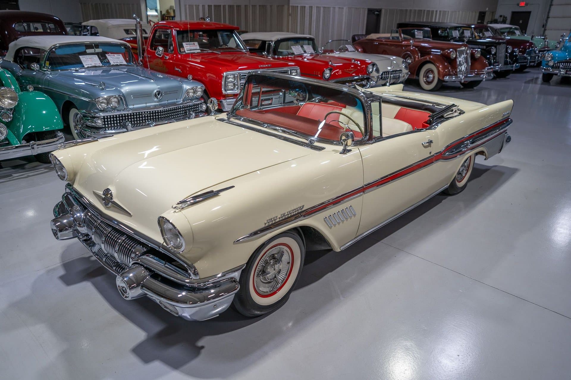 1957 Pontiac Bonneville Convertible — photo 1