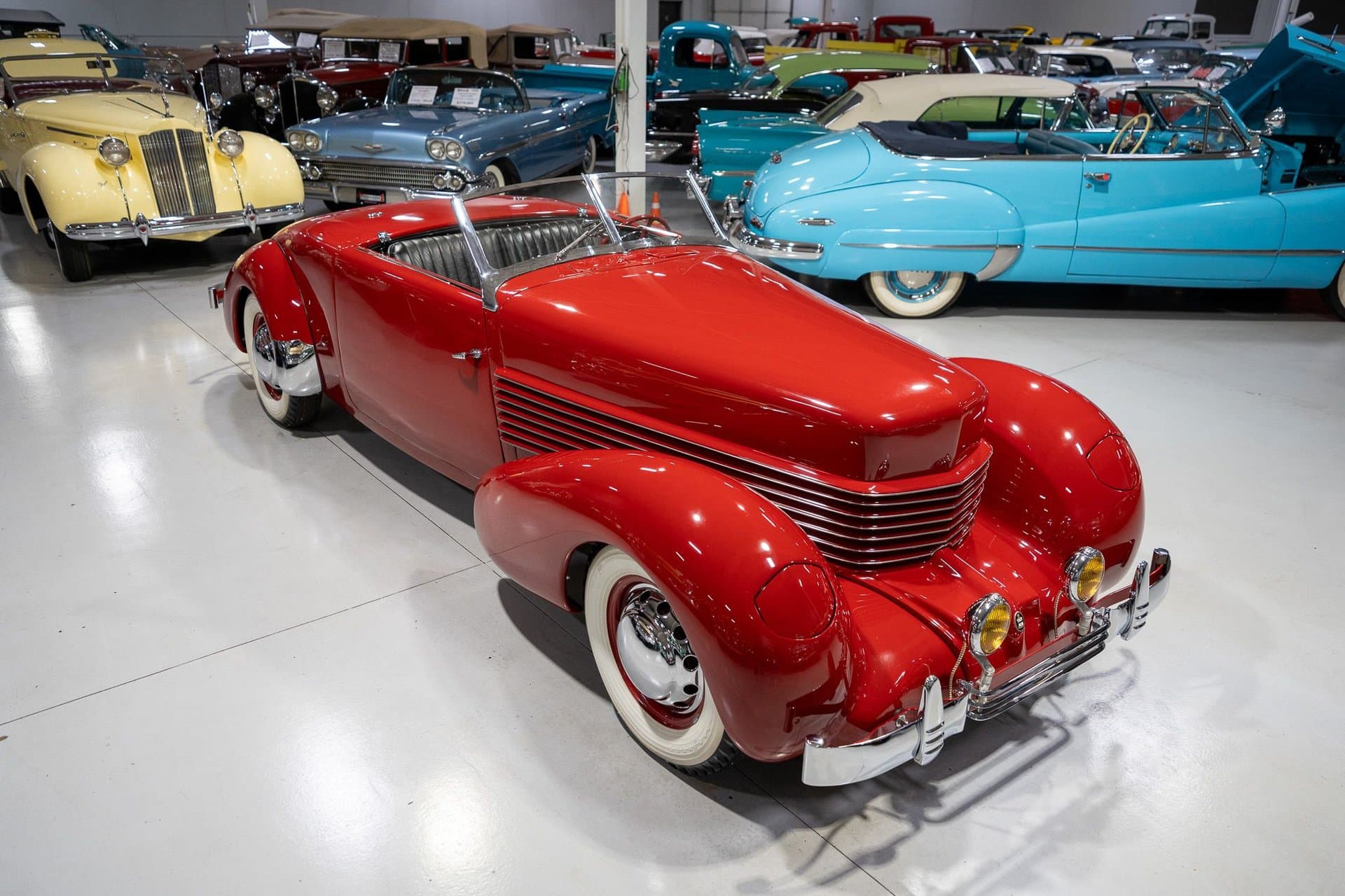 1936 Cord 810 Sportsman Convertible thumbnail 4