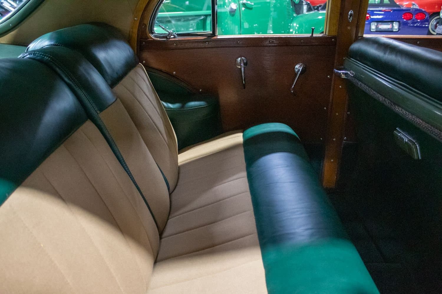 1948 Chrysler Town and Country thumbnail 24