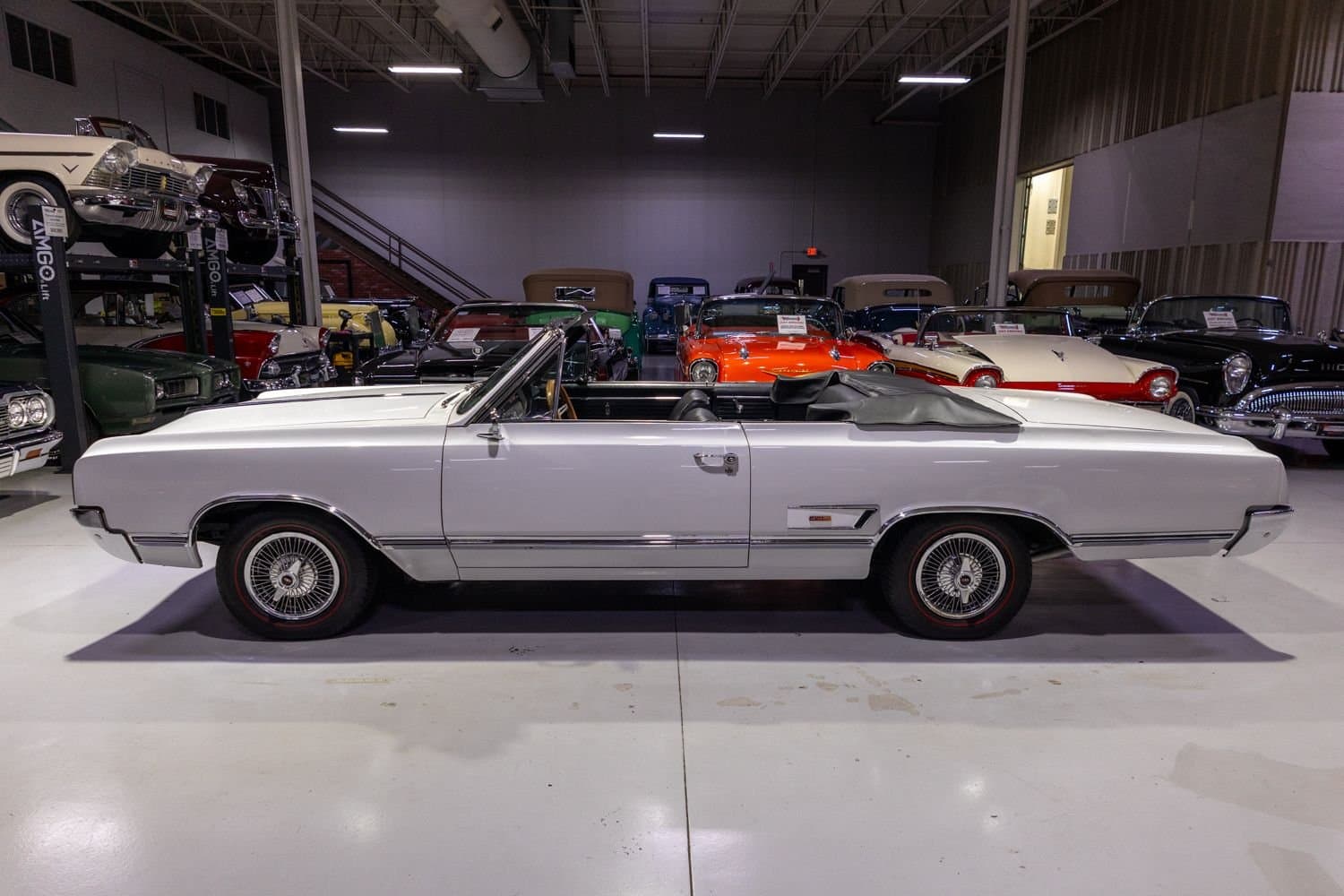 1965 Oldsmobile Cutlass 442 Convertible thumbnail 11