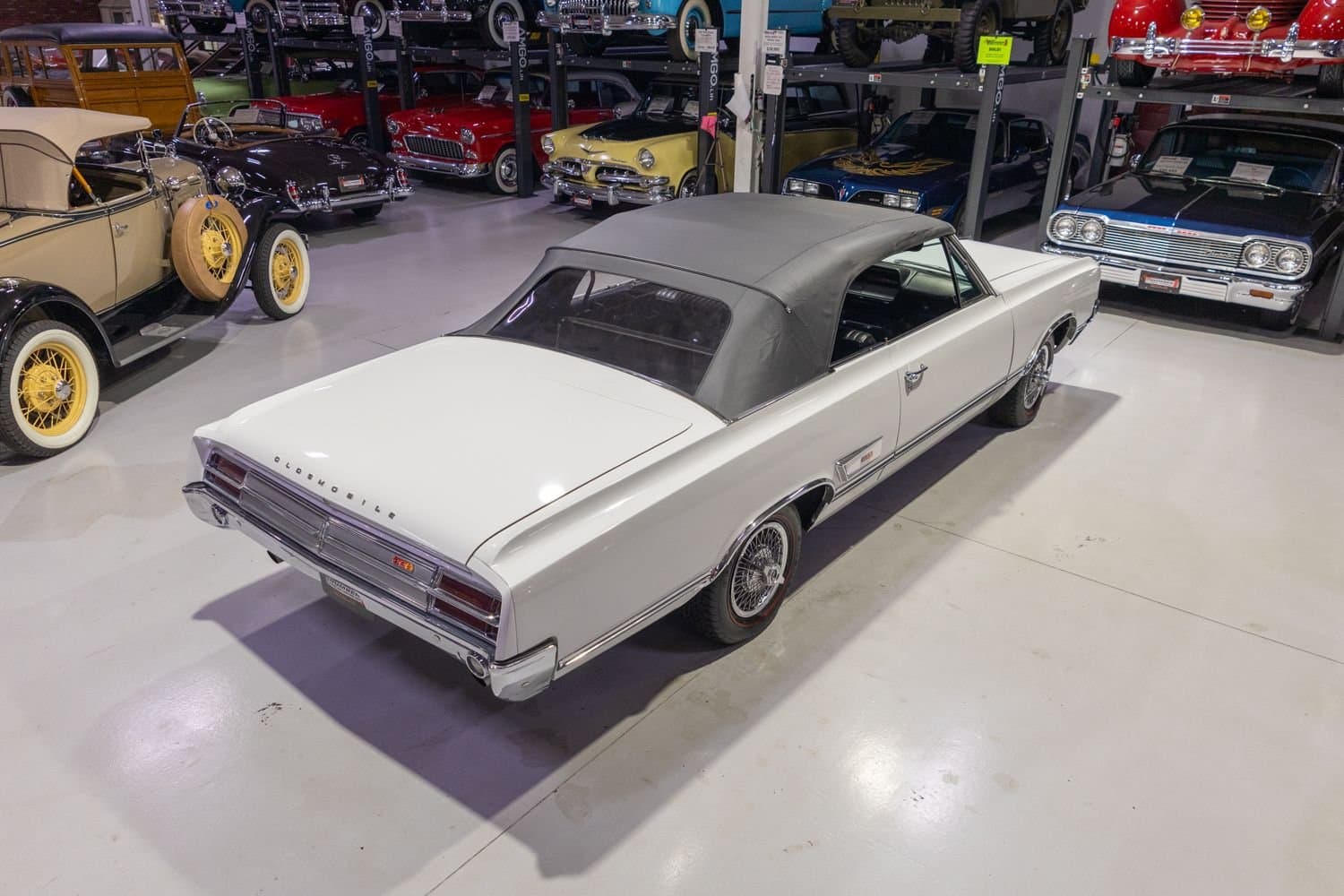 1965 Oldsmobile Cutlass 442 Convertible thumbnail 7