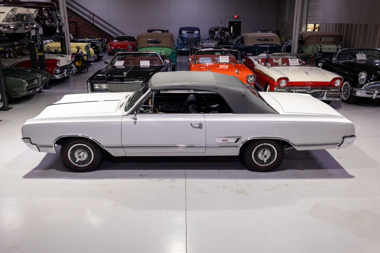 1965 Oldsmobile Cutlass 442 Convertible thumbnail 8