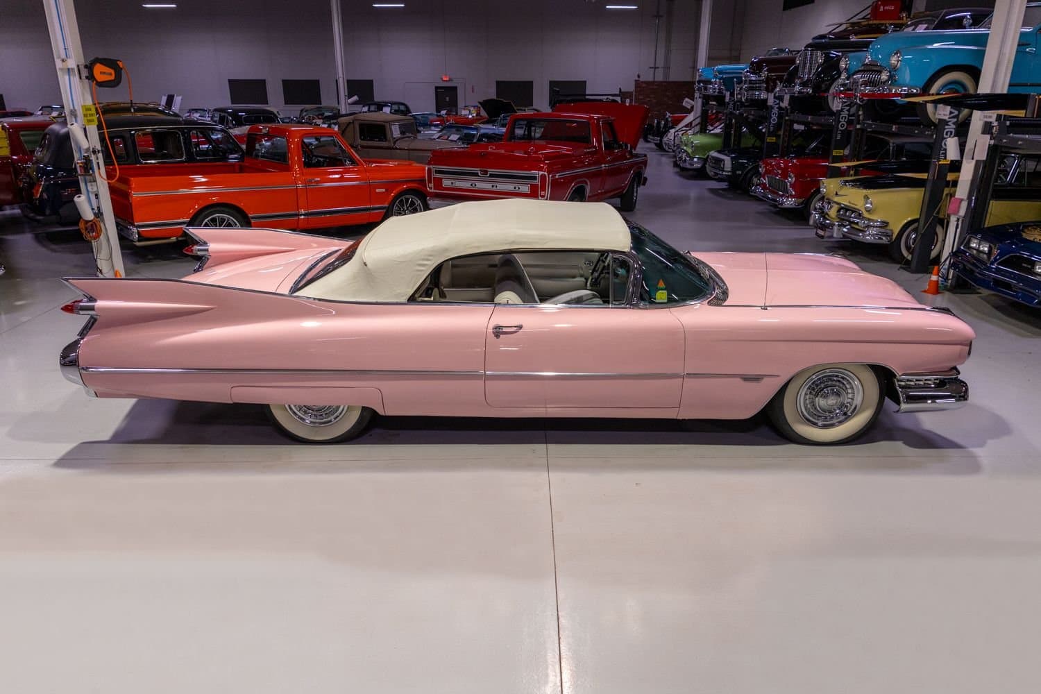 1959 Cadillac Series 62 Convertible thumbnail 7