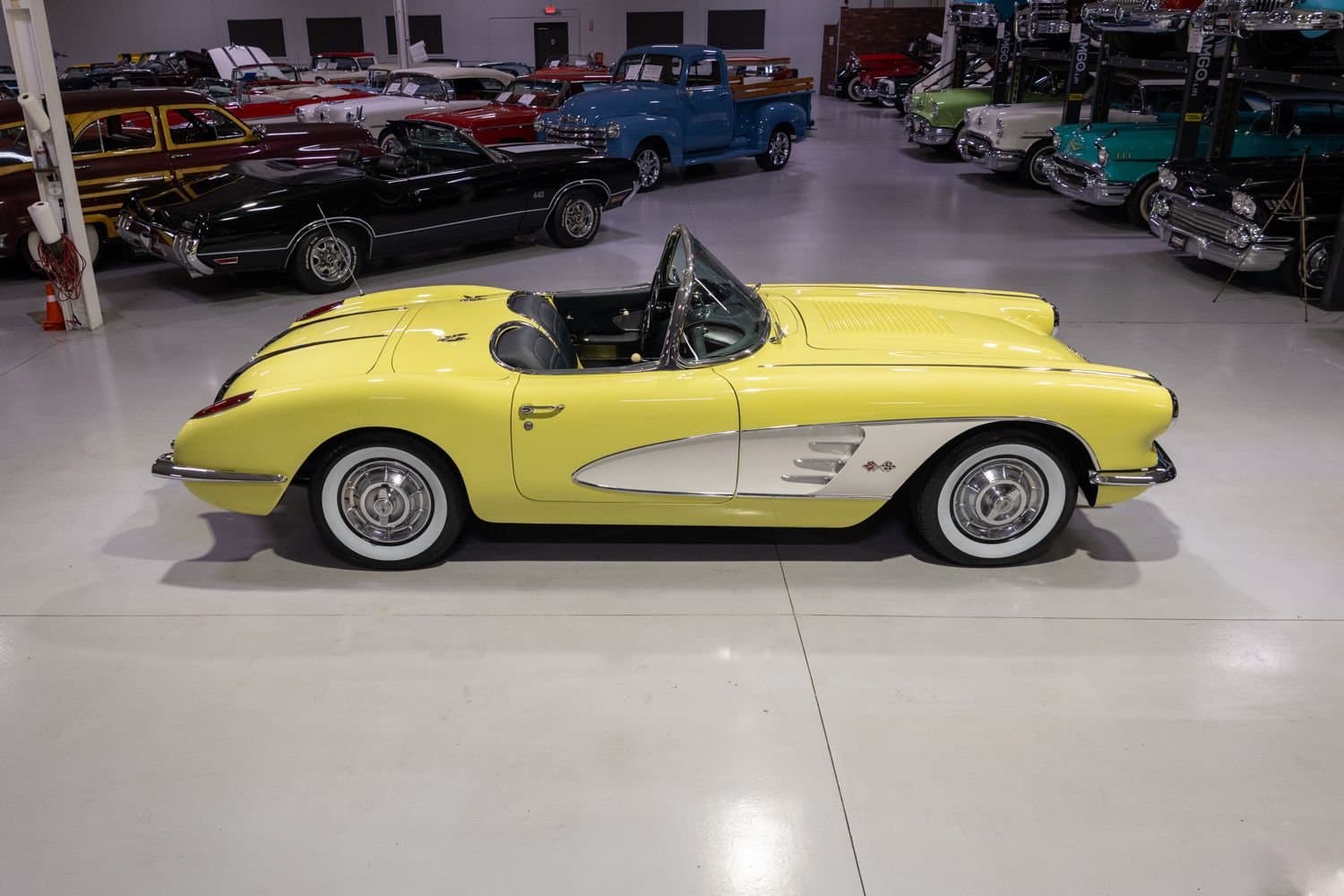 1958 Chevrolet Corvette Convertible thumbnail 5